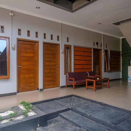 Al Abror Homestay Mandala Krida Mitra Reddoorz Джокьякарта Экстерьер фото