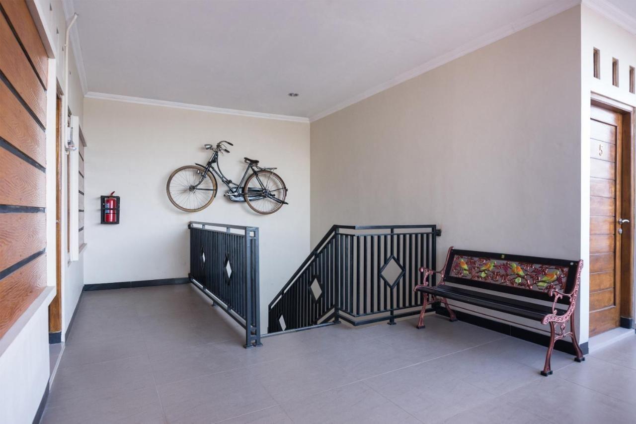 Al Abror Homestay Mandala Krida Mitra Reddoorz Джокьякарта Экстерьер фото