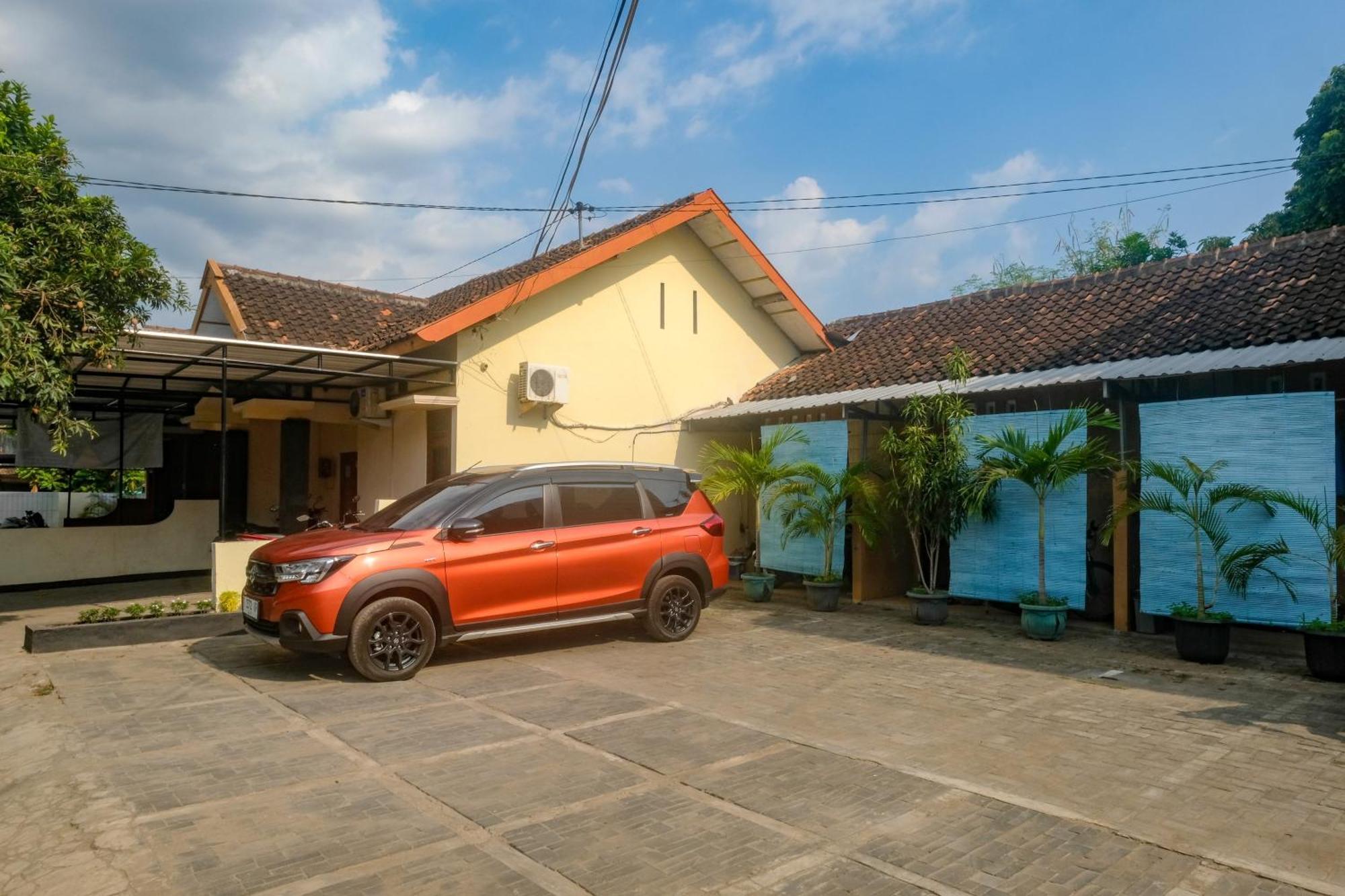 Al Abror Homestay Mandala Krida Mitra Reddoorz Джокьякарта Экстерьер фото