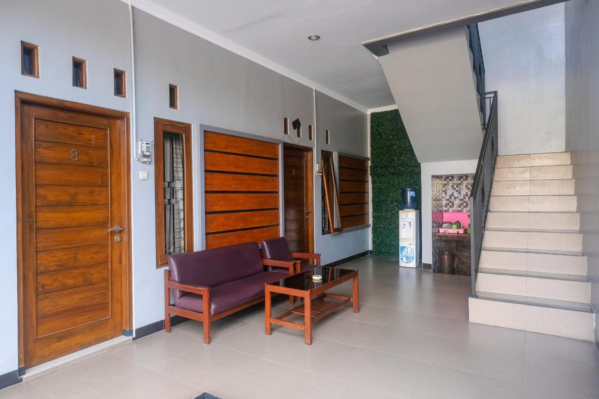 Al Abror Homestay Mandala Krida Mitra Reddoorz Джокьякарта Экстерьер фото