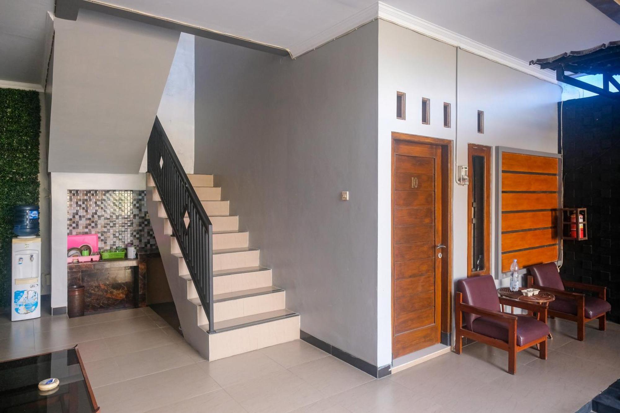 Al Abror Homestay Mandala Krida Mitra Reddoorz Джокьякарта Экстерьер фото